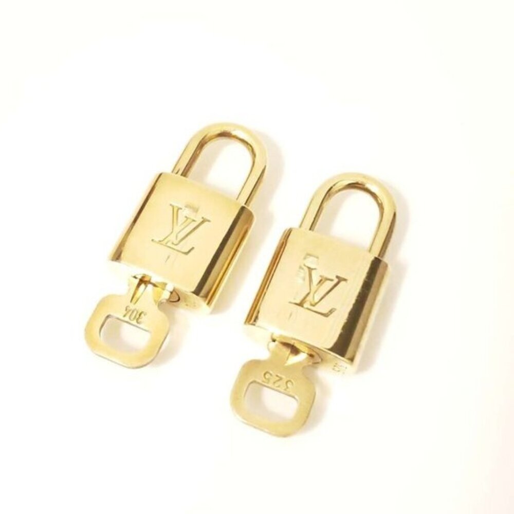 100% Authentic Louis Vuitton Shiny Gold 2 Locks and Keys 082525